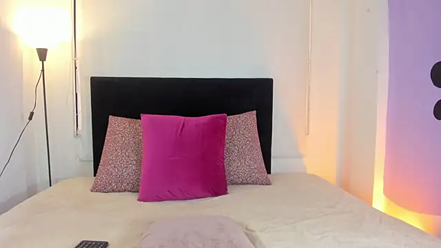 LunaVelvet777 online show from January 12, 6:57 pm