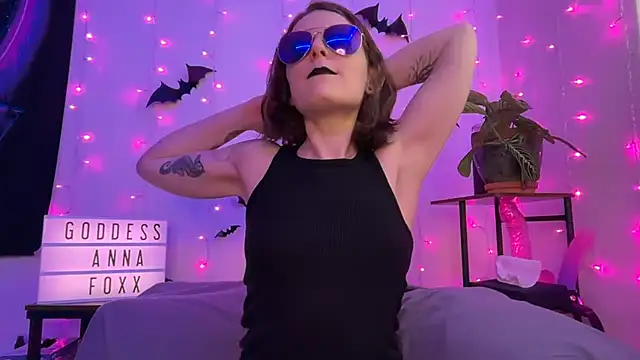 mistressannafoxx online show from January 15, 10:16 pm