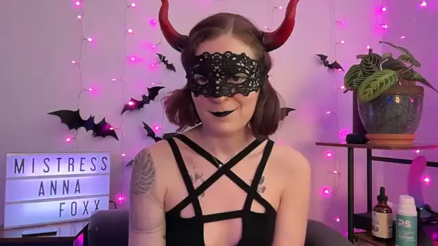 mistressannafoxx online show from October 31, 9:19 pm