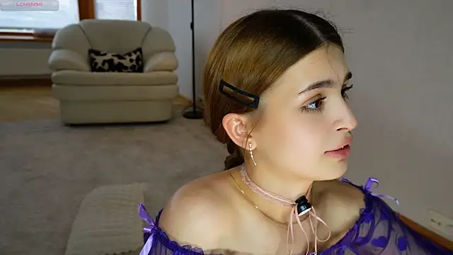 Eva Zill online show from May 24, 8:13 am