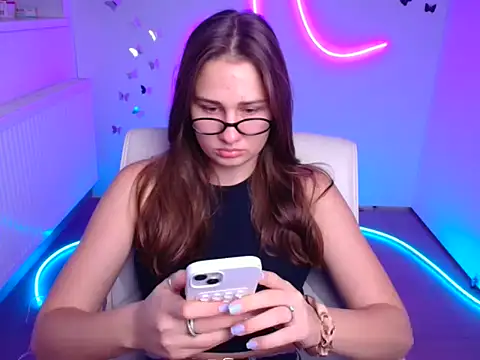 Stefanie Sweet online show from November 4, 6:29 am