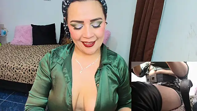 Paulina-Becerraa online show from May 13, 5:02 am