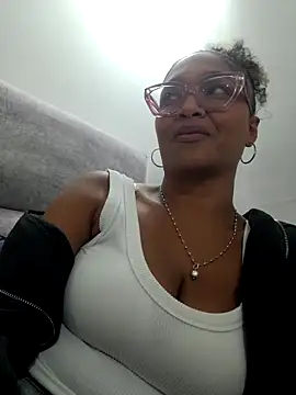 BiiancaEstradaa online show from May 16, 2:58 am