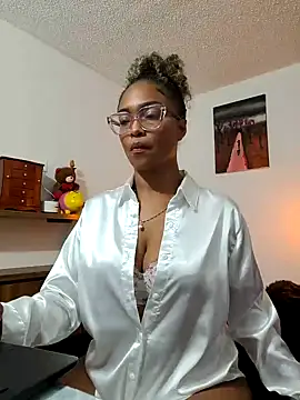 BiiancaEstradaa online show from May 14, 1:33 am