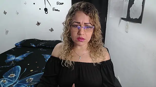 Skarleth Diaz online show from May 7, 4:28 am