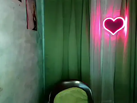 sweetsassyxx online show from February 14, 6:48 am