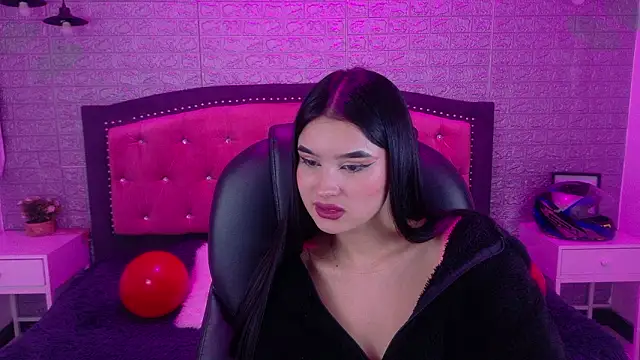 Natalie loffreda online show from February 20, 6:26 am