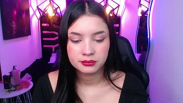 Natalie loffreda online show from May 26, 8:19 pm