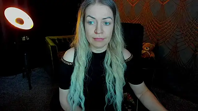 Anna Snows online show from May 18, 5:35 am