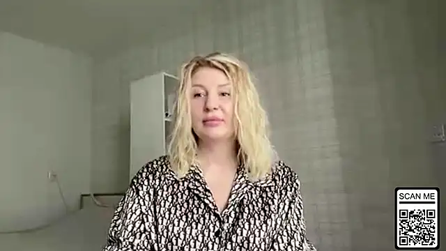 Blondie xoxoxo online show from February 12, 9:22 am