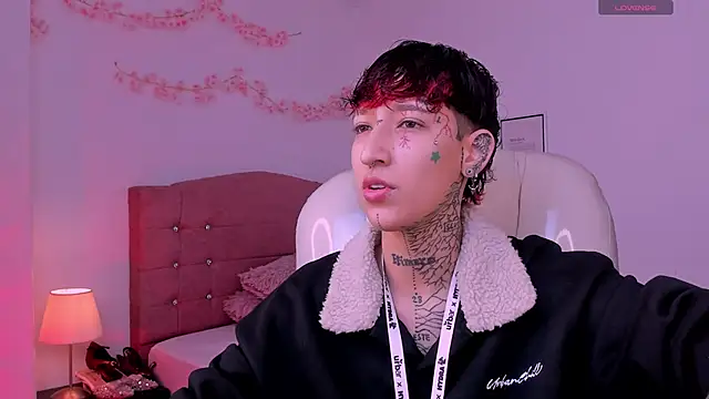 Luci Rose online show from May 16, 7:35 pm