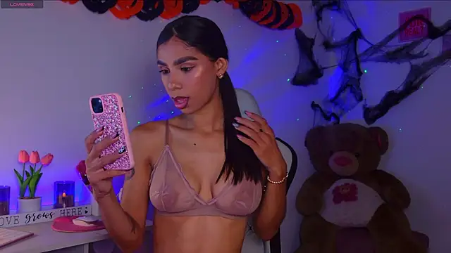 BrunetteAdams001 online show from October 30, 5:21 am