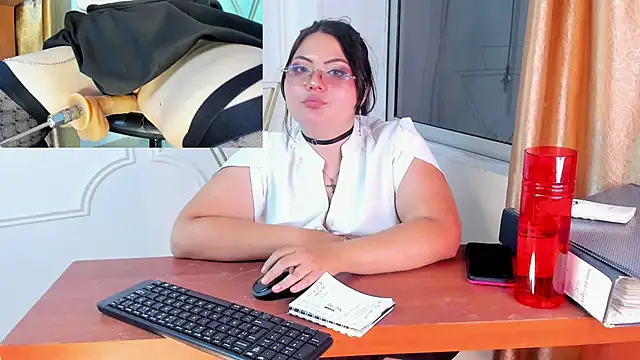 Tessa Sinclaire online show from May 5, 11:19 pm
