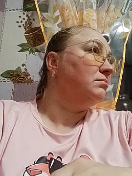 Kiss Eva online show from October 16, 4:31 pm