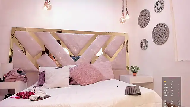 Marianee Rousse online show from October 30, 10:22 pm