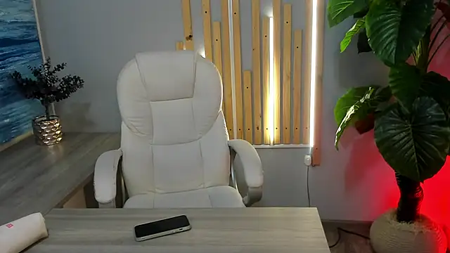 sophiielust online show from October 3, 2:11 pm