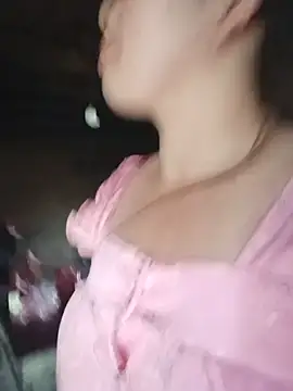 quynhkoolbae online show from May 20, 7:27 am