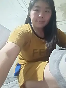 quynhkoolbae online show from May 6, 2:15 am