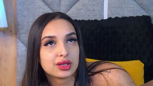 Kimberlymav online show from March 13, 5:09 am