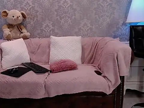 Ella Raven online show from April 7, 5:20 am