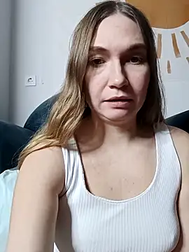 KisaVixen online show from December 15, 4:23 pm