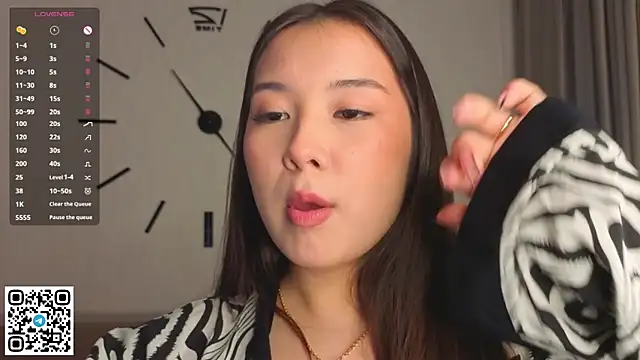 AlberthaEscue online show from October 22, 4:06 am