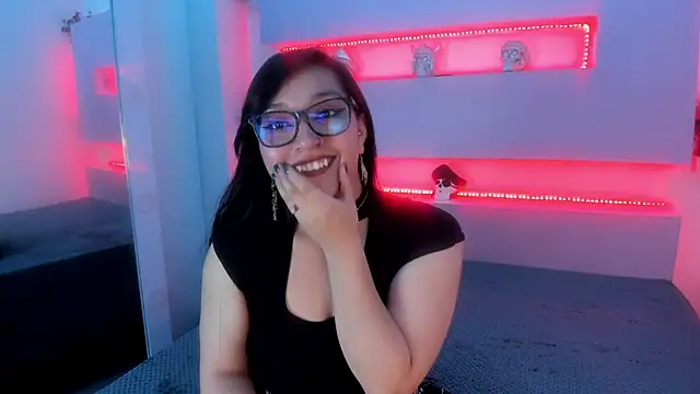 Skye bluee  online show from October 1, 3:33 am