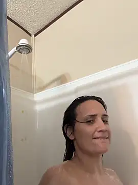 lillylooney online show from October 16, 5:10 am