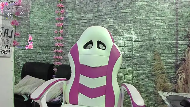 karoll  sex online show from December 3, 3:47 pm