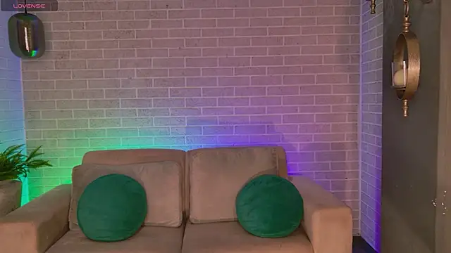 AprilRhodes  online show from October 20, 12:35 am