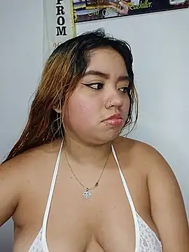 Emily  Hott online show from May 22, 9:07 am