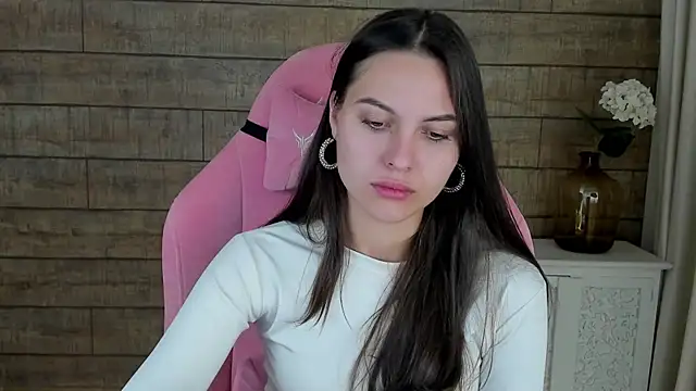 AlisaVersailles online show from October 9, 4:05 am