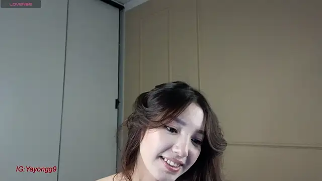 yayongg online show from September 23, 2:37 pm