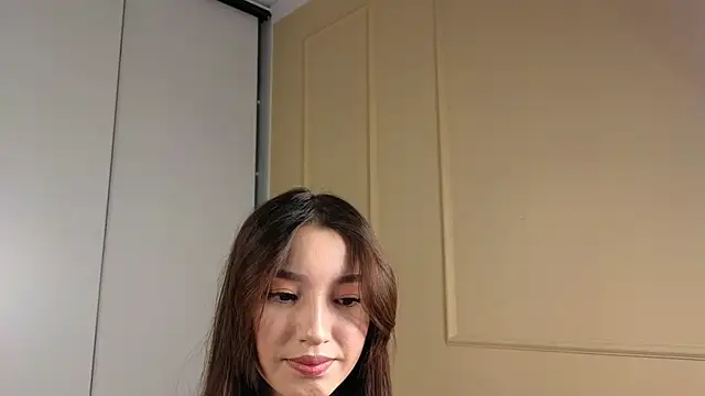 yayongg online show from October 3, 1:38 pm