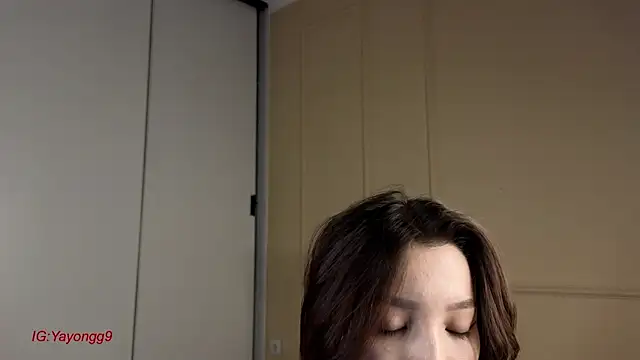 yayongg online show from September 25, 2:49 pm