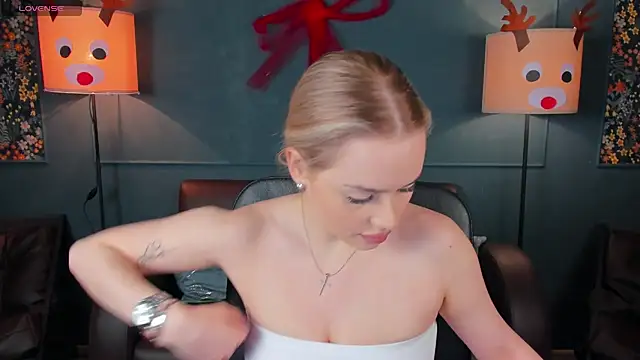 AvroraGoldie online show from December 21, 10:52 am