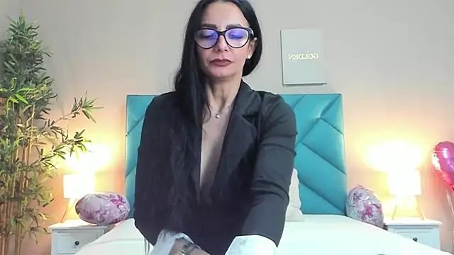 HaileyVice online show from November 19, 6:13 am