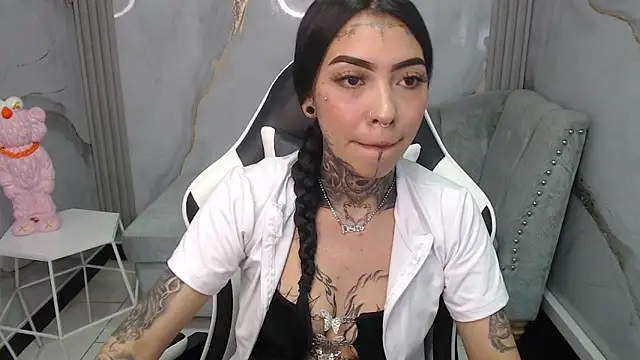 Ashley Blum v online show from November 6, 8:26 pm