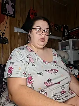 Snapshot of GoddessDess chatting on October 22, 2:11 pm GoddessDess online show from October 22, 2:11 pm