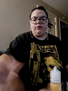 Snapshot of GoddessDess chatting on October 6, 9:37 am GoddessDess online show from October 6, 9:37 am