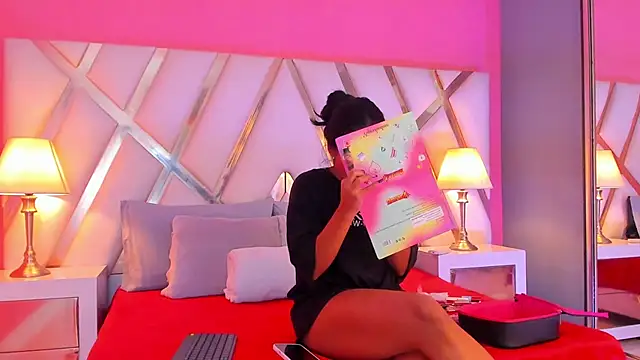 JadeeKhan online show from October 19, 12:01 am