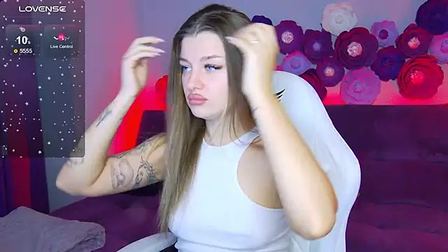 LindaBrilliant online show from October 10, 3:22 am