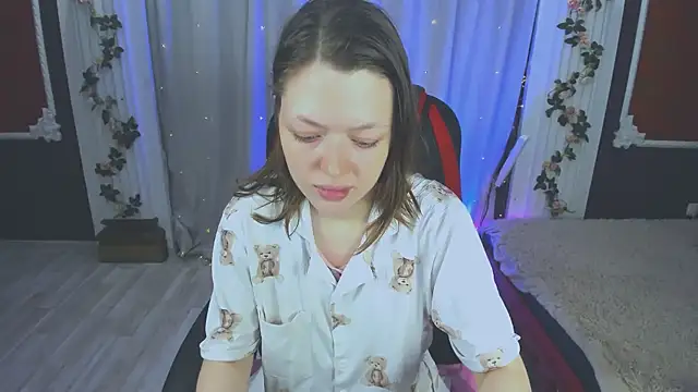 Lunar Lily online show from October 8, 5:45 am