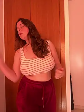 TenderLaGlamor online show from February 5, 12:30 pm