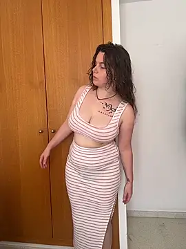 TenderLaGlamor online show from May 26, 11:42 am