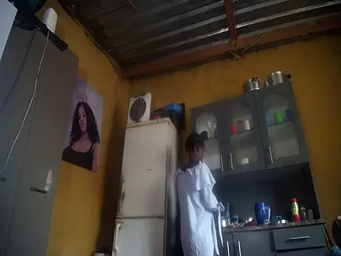 Caramelchick01 online show from November 3, 9:13 am