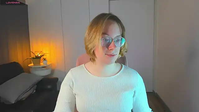 Amanda Butlerr online show from April 2, 2:14 pm