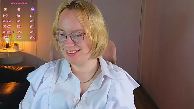 Amanda Butlerr online show from June 29, 10:15 am