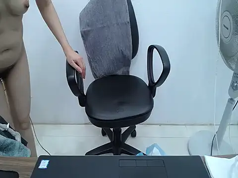  Lady- online show from May 12, 8:59 pm