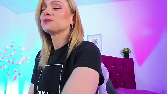 scarlett blake11 online show from September 12, 5:19 am